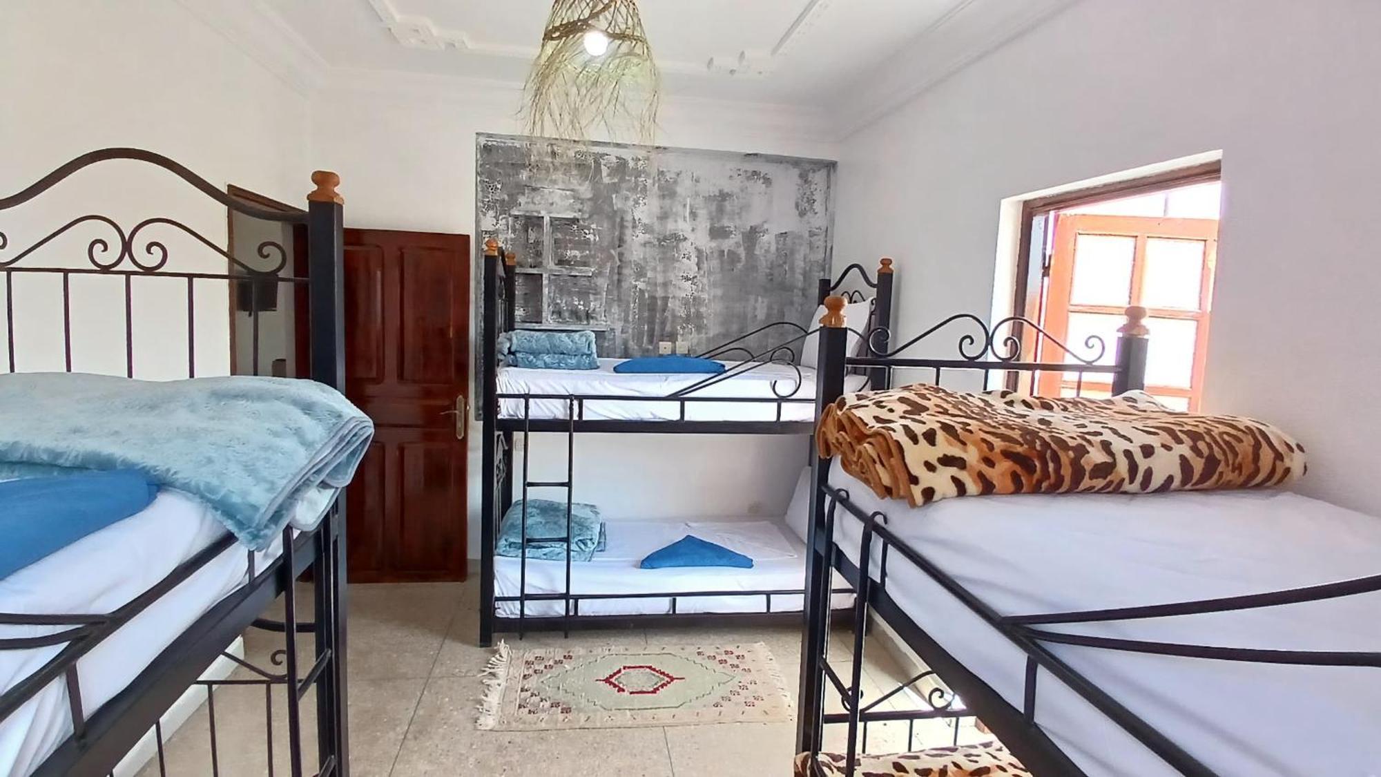 Warzazat Hostel Zewnętrze zdjęcie