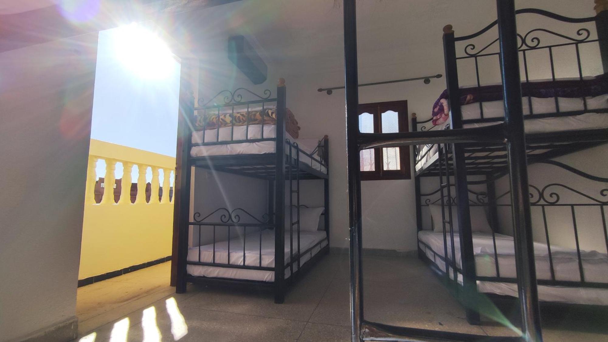 Warzazat Hostel Zewnętrze zdjęcie