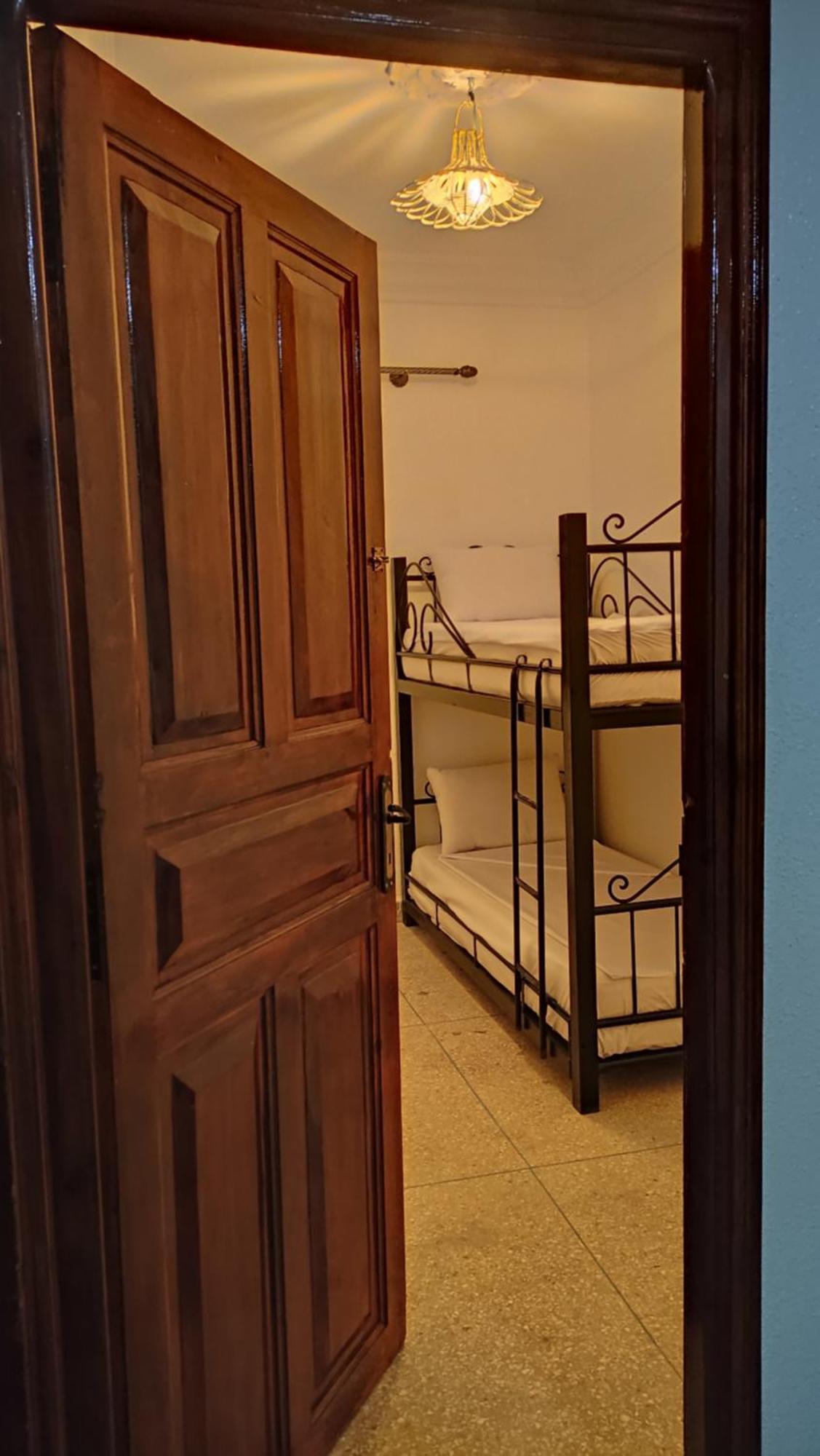 Warzazat Hostel Zewnętrze zdjęcie